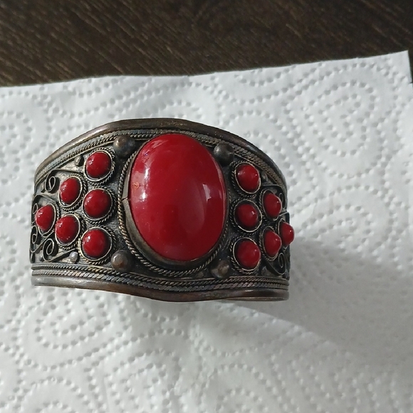 Vintage Red Stone Cuff Bracelet - Picture 4 of 5